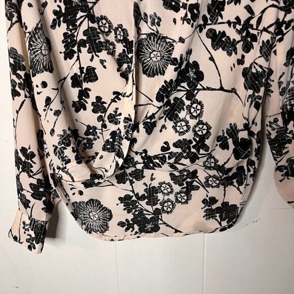 New York & Company Sheer Pink and Black Floral Blouse Size XSmall - Picture 6 of 8